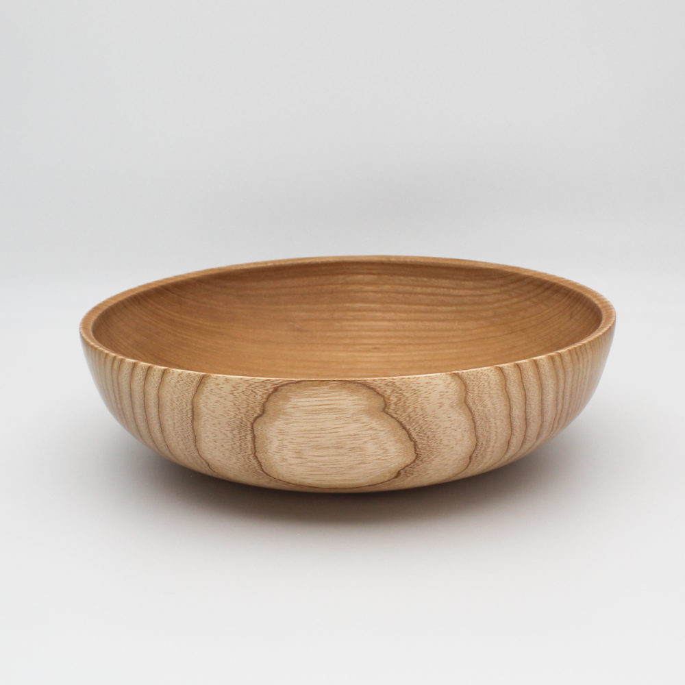 coupe sur pied en bois de frêne vue de face