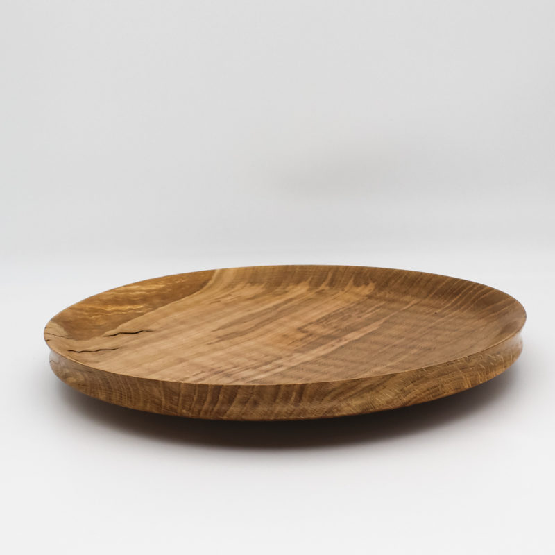 Plat en bois de chêne vue de coté