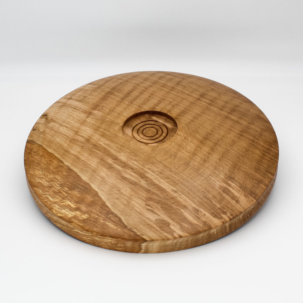 Plat en bois de chêne vue du dessous