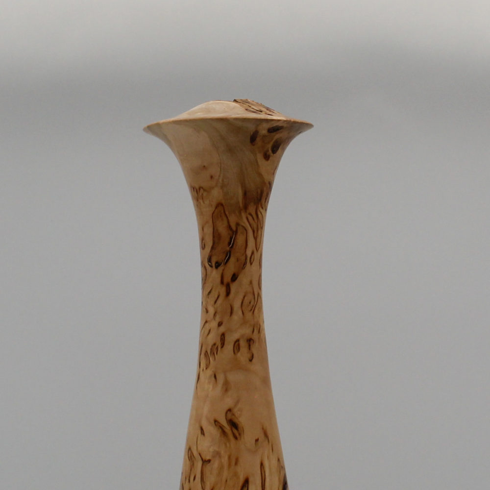 grand soliflore en bois de bouleau madré vue de détail du haut