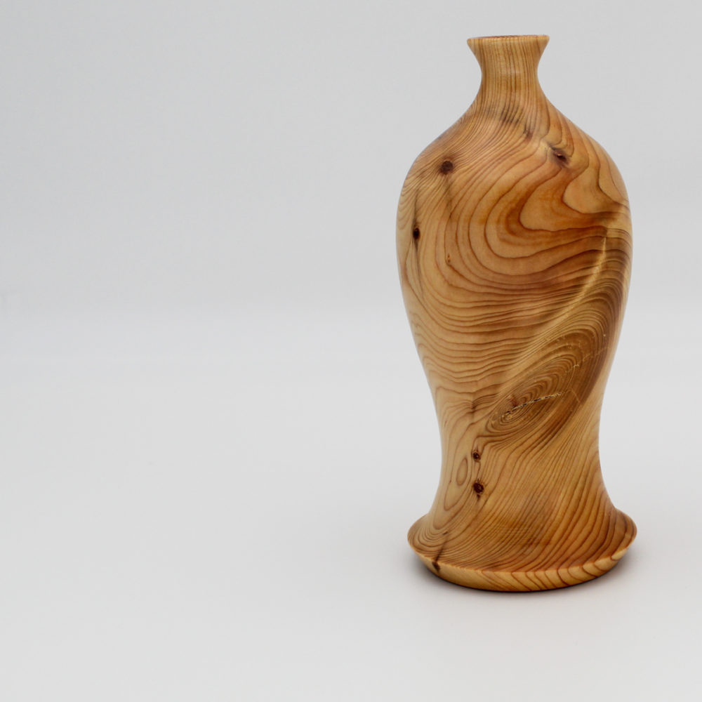 Soliflore en bois de cèdre vue de coté