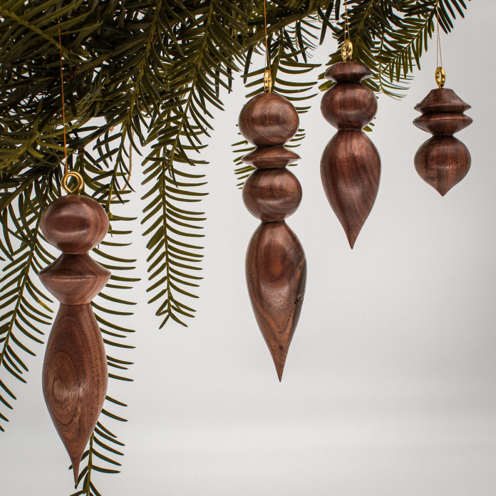 Lot de 4 décorations de sapin de Noël à suspendre en bois de noyer