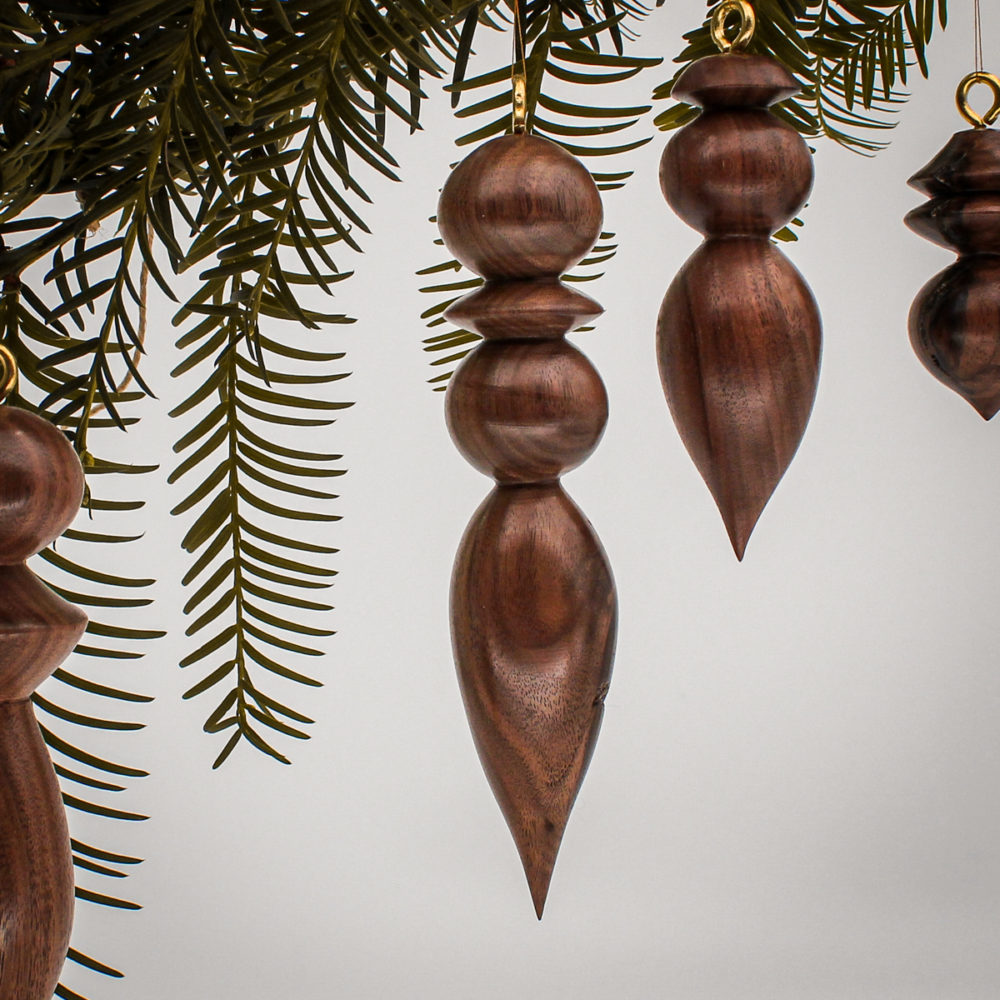Lot de 4 décorations de sapin de Noël à suspendre en bois de noyer