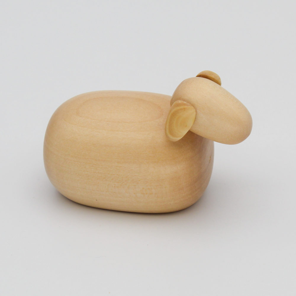 Un mouton en bois de tilleul pour la crèche de Noël