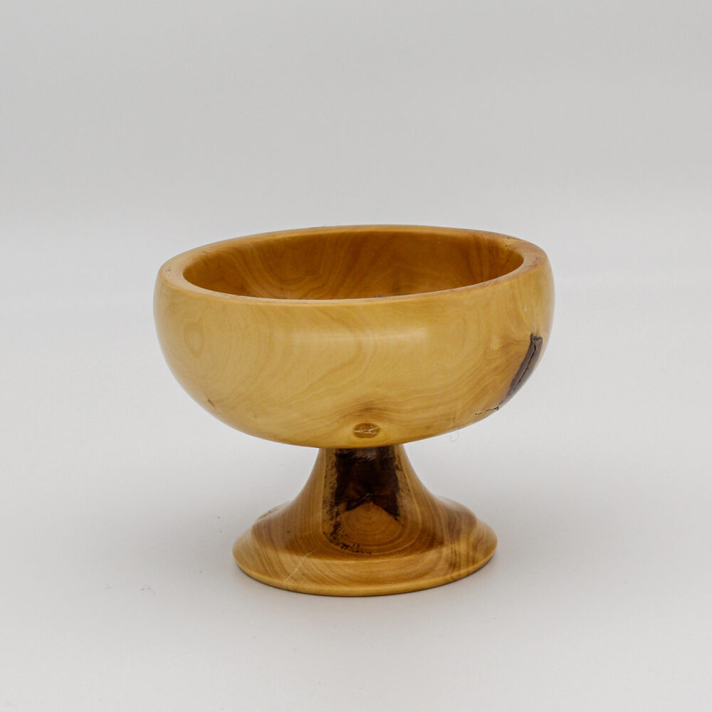 Petite coupe sur pied en bois de buis vue de face