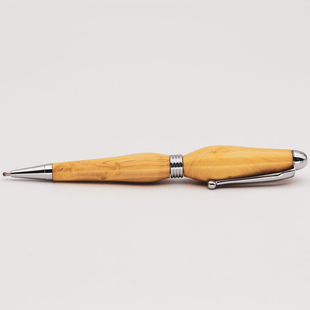 stylo artisanal en bois de buis vue de coté