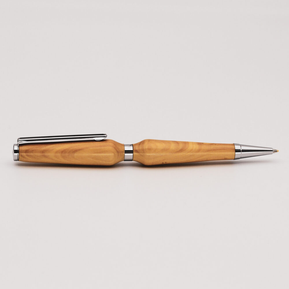stylo artisanal en bois de buis vue de coté