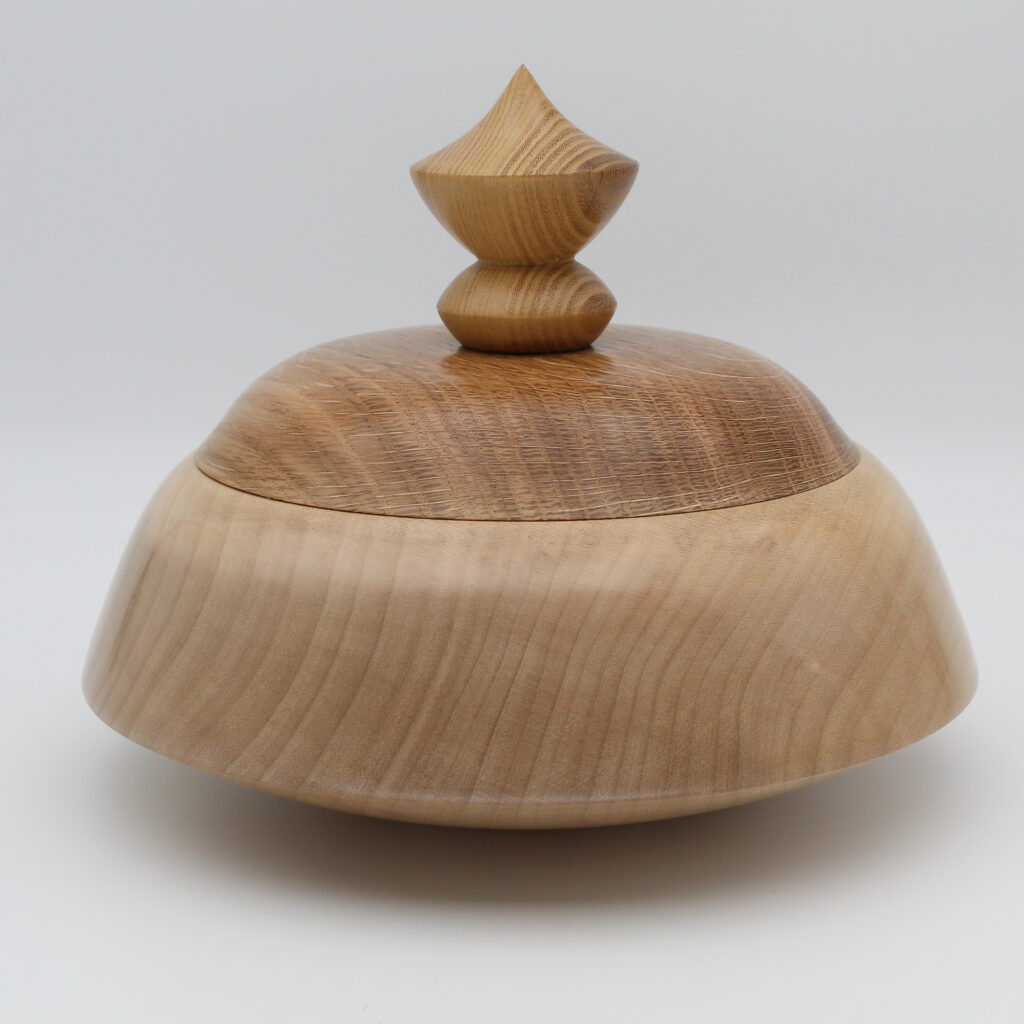 Grande boite à bijoux en bois de frêne, couvercle en chêne et acacia