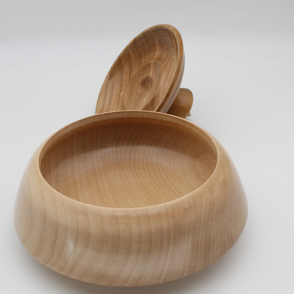 Grande boite à bijoux en bois de frêne, couvercle en chêne et acacia