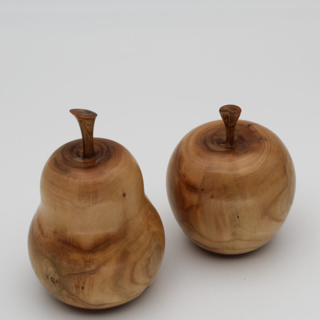 Duo pomme poire décoratifs en bois