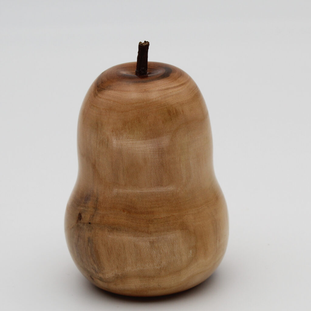 Poire décorative en bois