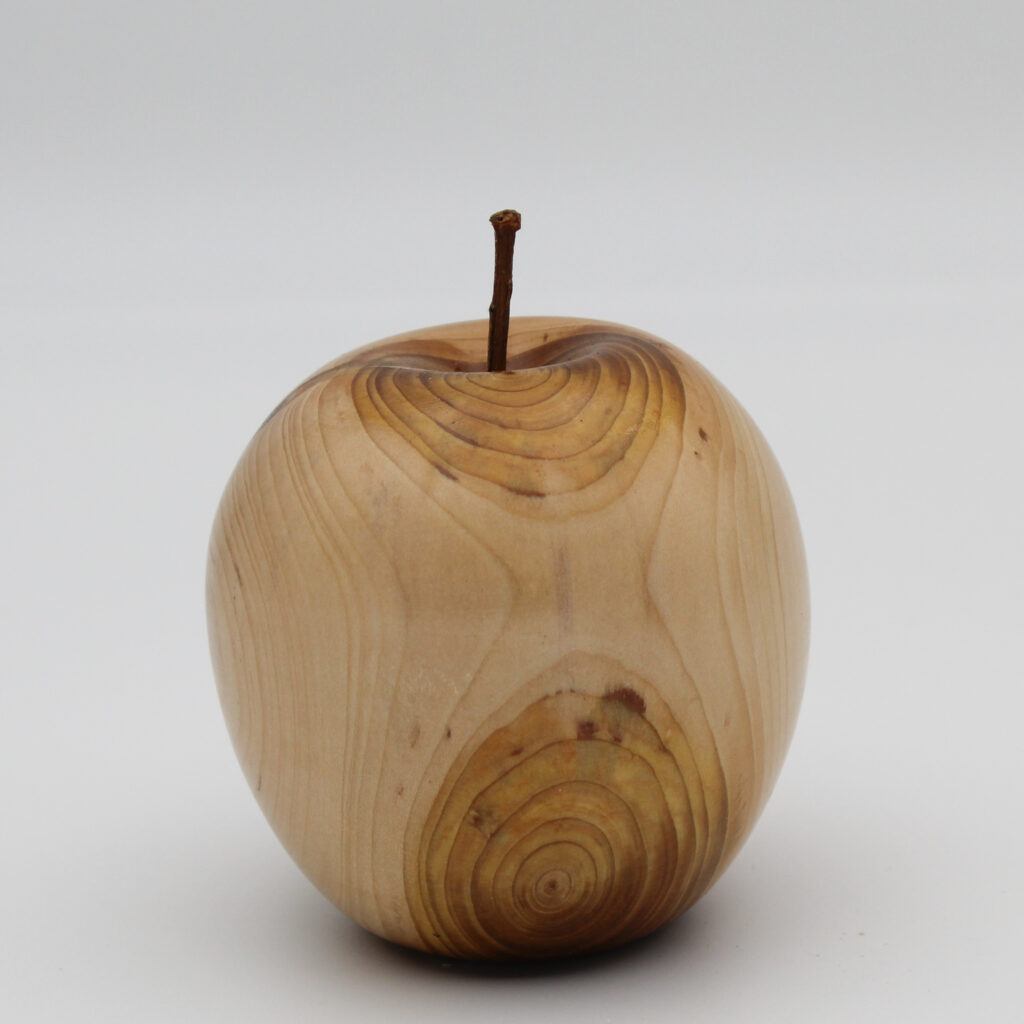 pomme décorative en bois