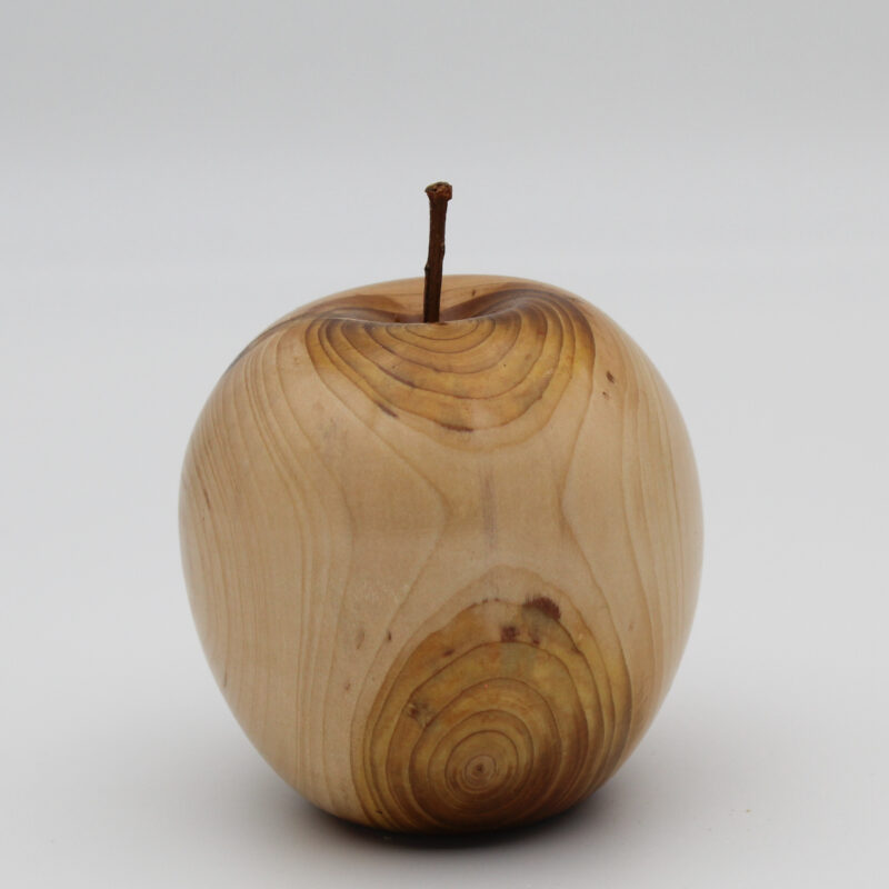 pomme décorative en bois