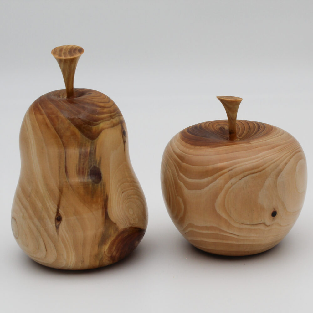 Duo de pomme et poire en bois