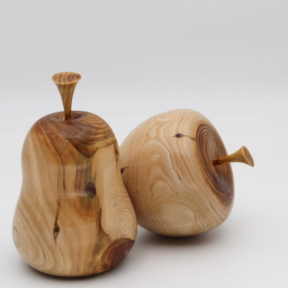 Duo de pomme et poire en bois