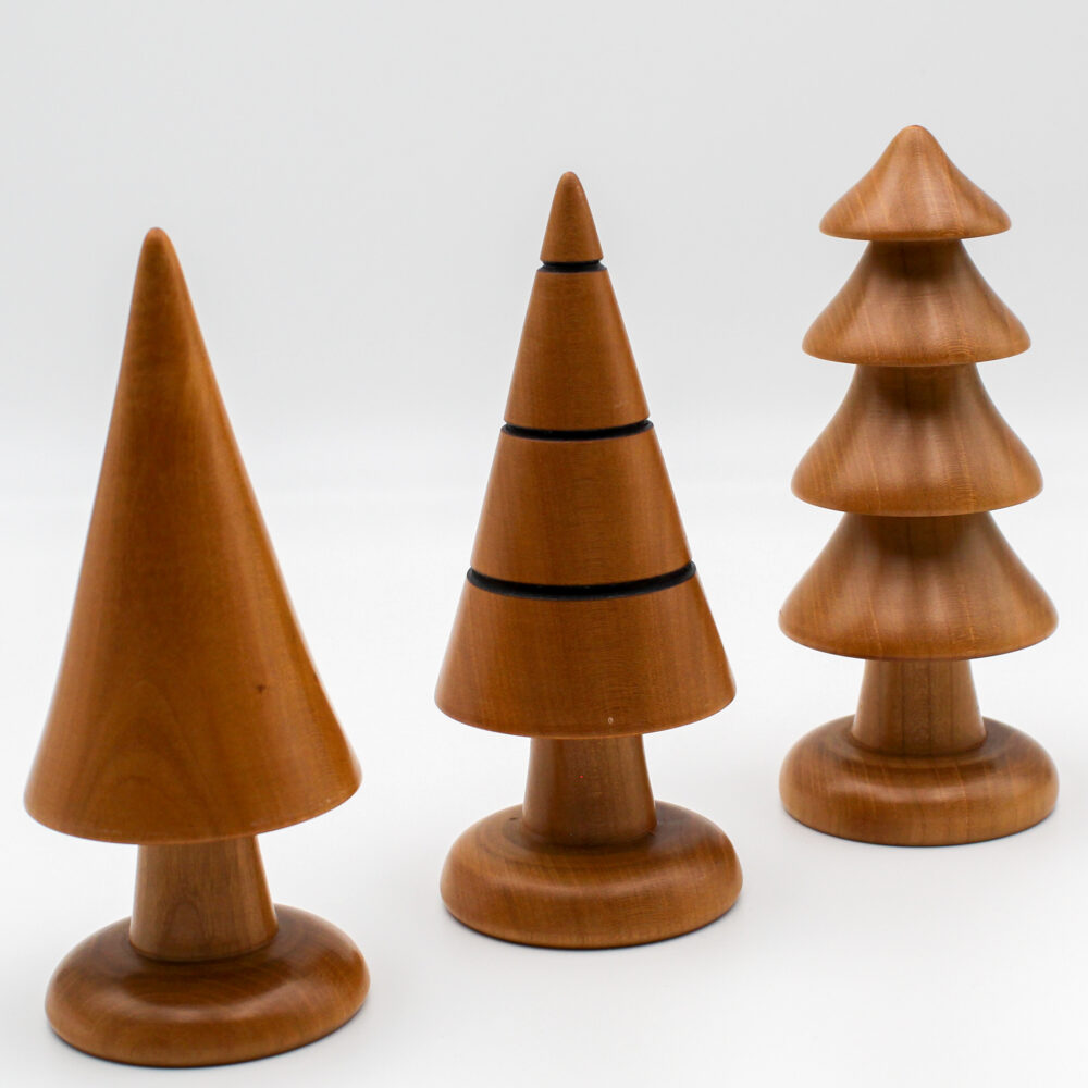 Trio des sapins décoratifs en bois de merisier