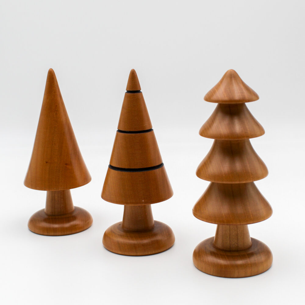 Trio des sapins décoratifs en bois de merisier