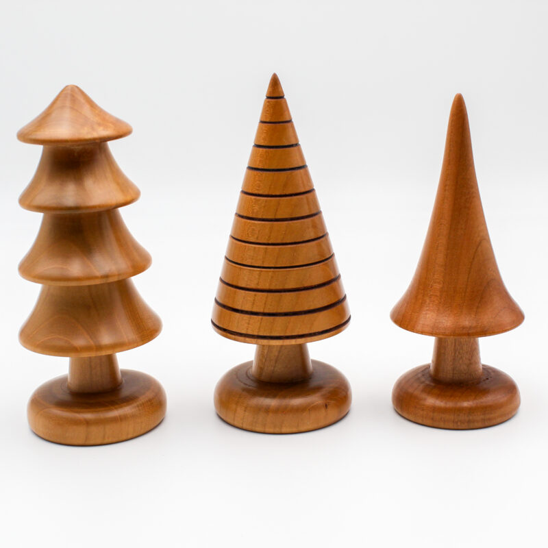Trio des sapins décoratifs en bois de merisier