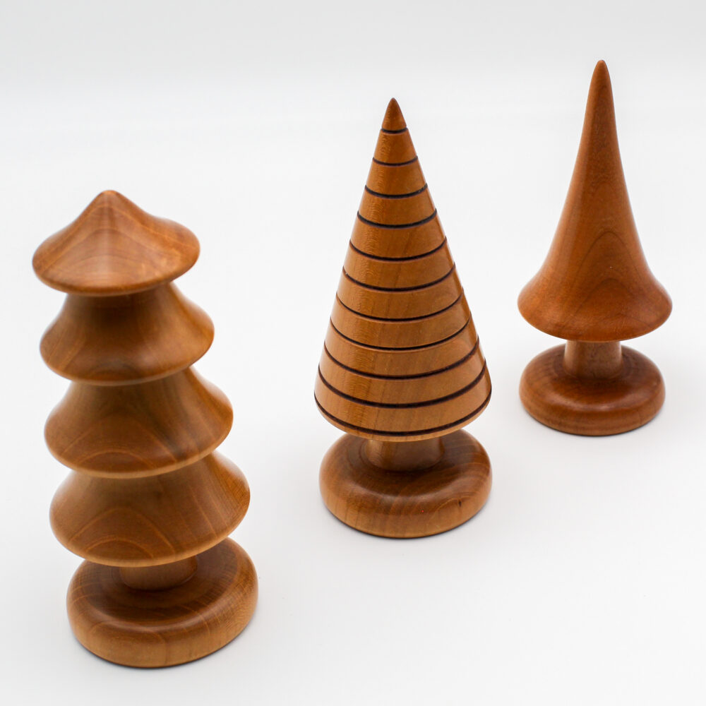 Trio des sapins décoratifs en bois de merisier