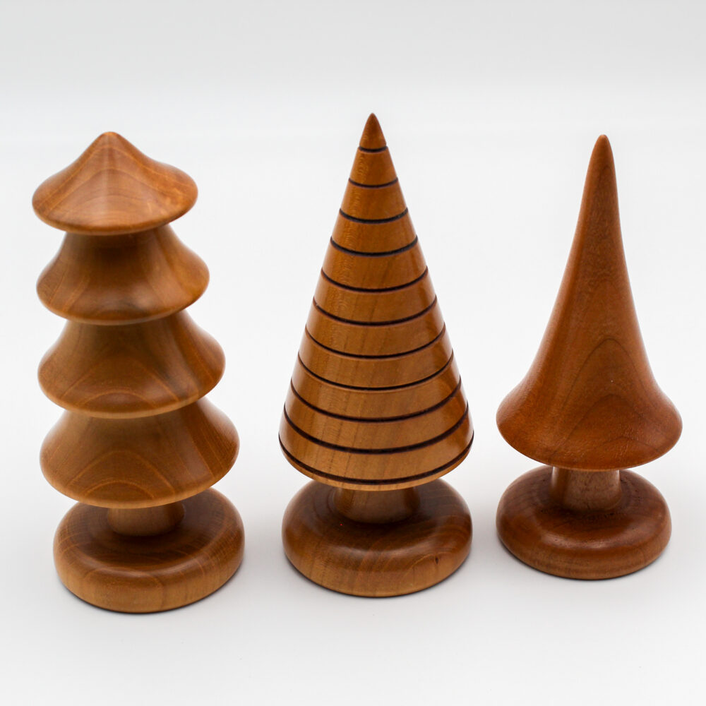 Trio des sapins décoratifs en bois de merisier