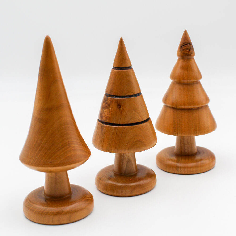 Trio des sapins décoratifs en bois de merisier