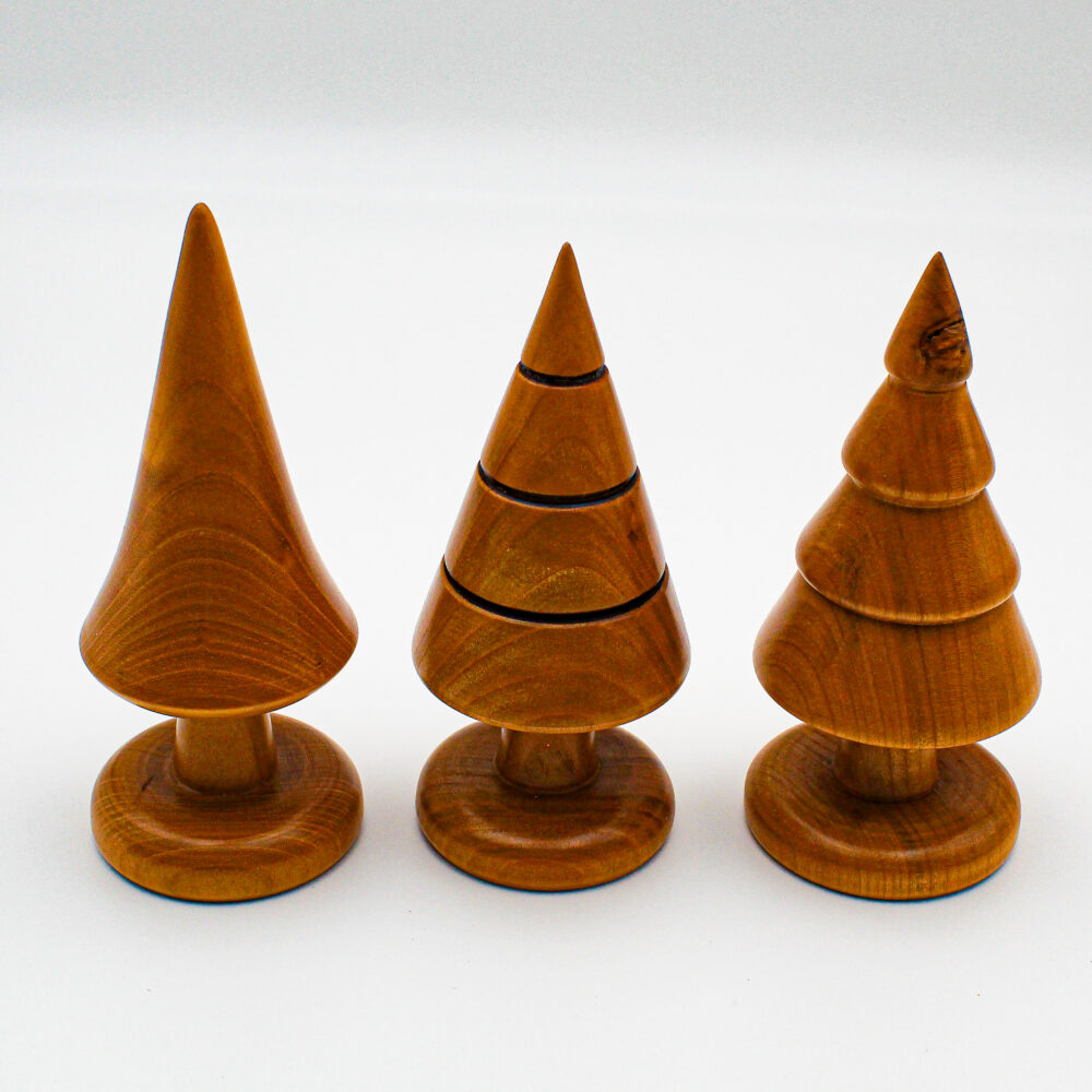 Trio des sapins décoratifs en bois de merisier