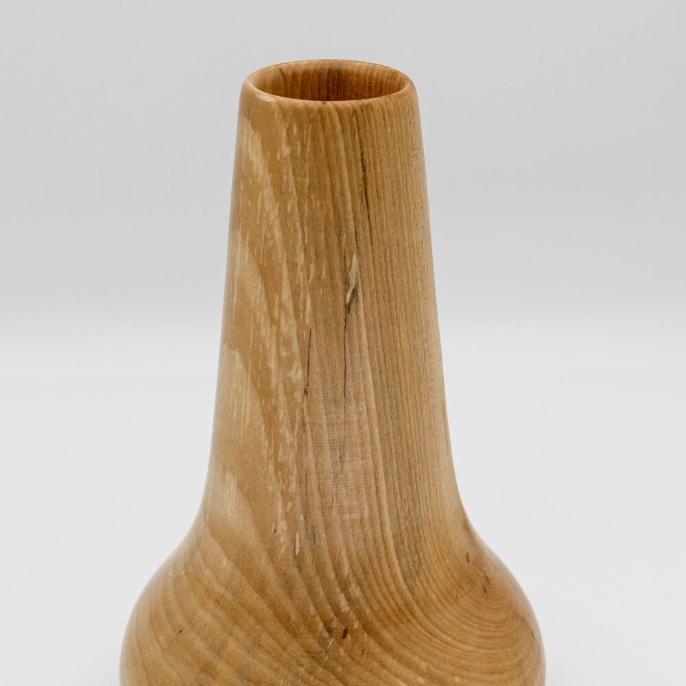 Vase en bois vue de détail du col