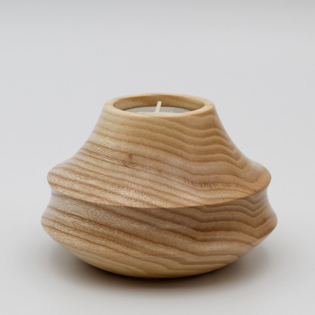 bougeoir en bois de frêne