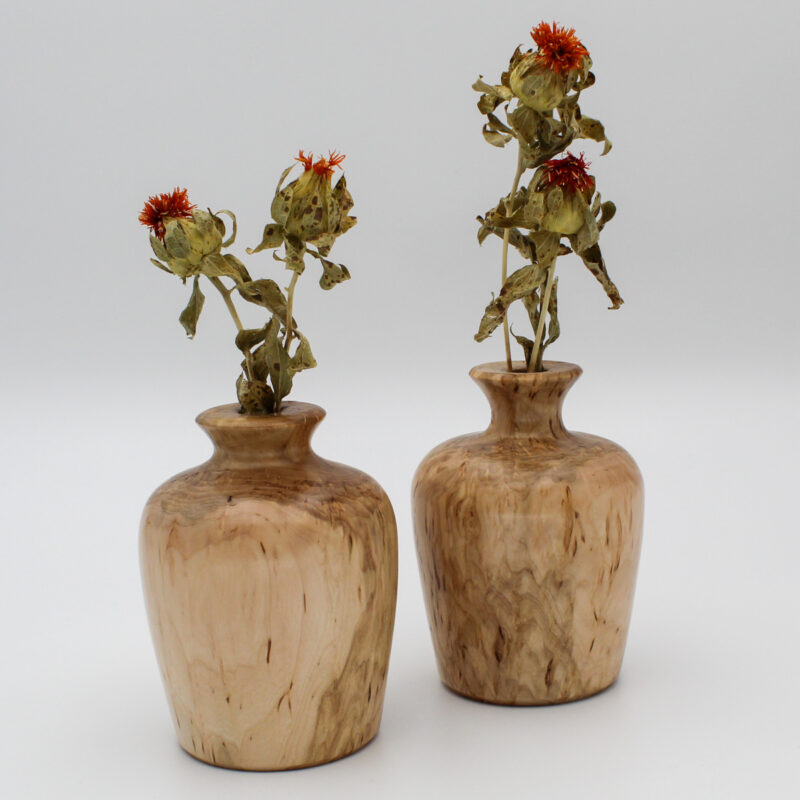 duo de soliflores en bois de bouleau madré avec des fleurs sèches