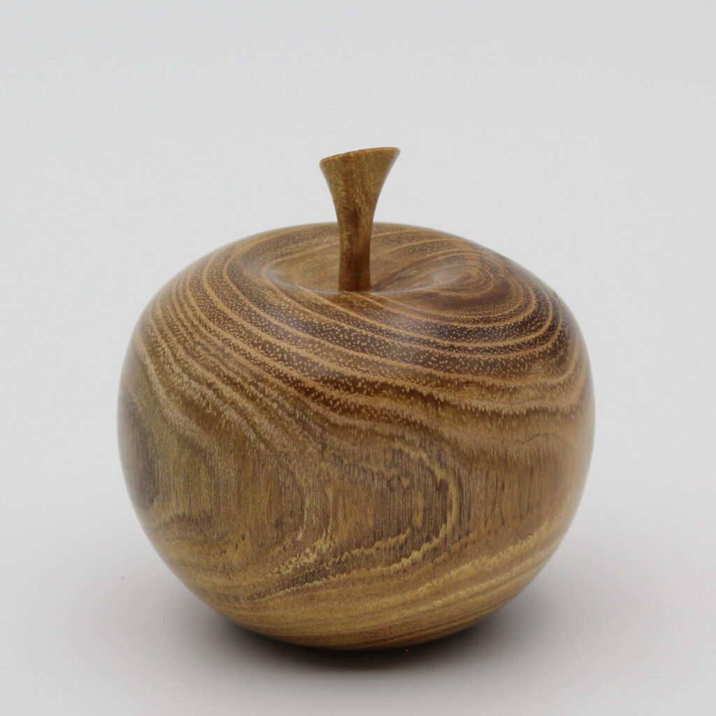pomme décorative en bois d'acacia