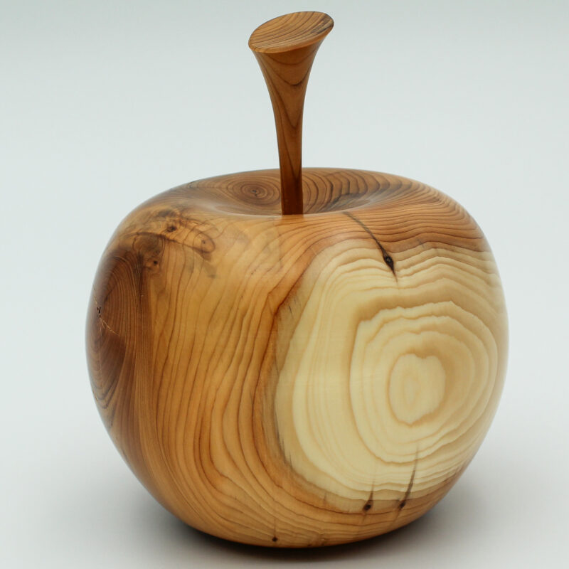 Grande pomme décorative en bois